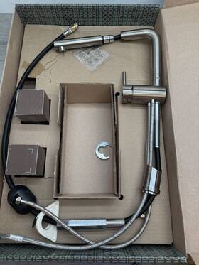 526366 Blanco Linus 1.5 Gpm 1 Hole Pull Out Kitchen Faucet Pvd Steel Used