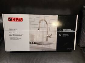 19731lf-ss Delta Nicoli Pull-down Sprayer Kitchen Faucet In Stainless Steel