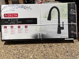 19846z-bl-dst Delta New Kylo Pull-down Sprayer Single Hole Kitchen Faucet Black