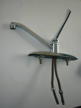 100lf-wf Delta Faucet Company Classic Chrome Single Handle Low-arc Kitchen