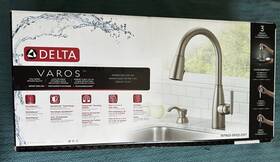 19792zspsddst Delta Faucet Company Varos Single Handle Pull-down Kitchen With Soap Dispenser - Silver