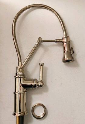 63125lf-pn Delta Faucet Company Brizo Artesso 1.8 Gpm Pre-rinse Pull-down Kitchen