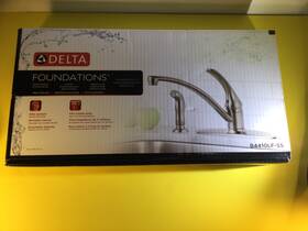 B4410lt-ss Delta Faucet Company Foundations Single-handle Kitchen With Side Sprayer In Stainless