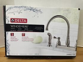 21996lf-ss Delta Windemere Two-handle Kitchen Faucet With Spray In Stainless Steel