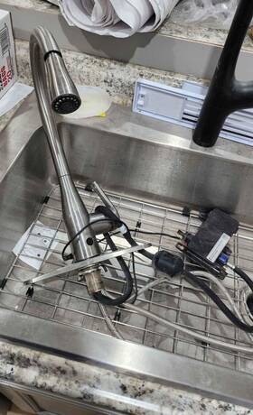 Ub7000bn Flow Motion Activated Pull-out Kitchen Faucet With 1 Lever Handle