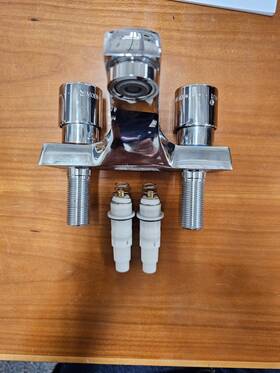 16352 Moen Commercial 8882 Chrome Metering 4 Inch Cc Faucet With 2 New Cartridges