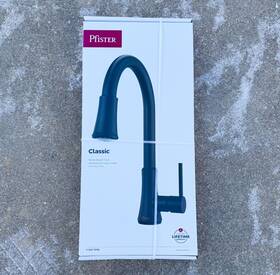 F-529-7pfb Pfister Classic Matte Black Deck-mount Pull-down Kitchen Faucet With Sprayer