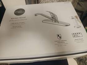 Project Source 0756562 Chrome Kitchen Faucet With Side Spray 4-hole 4in Centerset Low Arc