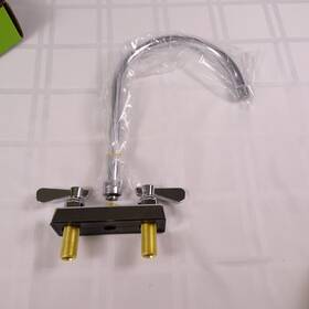600fd48g Regency Deck-mounted Faucet With 4 Inch Ctrs And 8 Swivel Gooseneck Spout