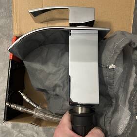 S1216cw Sumain Waterfall Sink Faucet Modem One Lever Gpm 1.8 Chrome