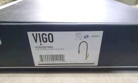 Vg02027mg Vigo Livingston Pull-down Sprayer Kitchen Faucet In Matte Gold