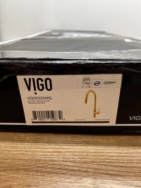 Vg02035mg Vigo Vg02035 Hart 1.8 Gpm 1 Hole Pull Down Kitchen Faucet - Brushed Gold Used