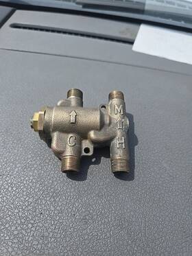 Lfusg-m2 Watts Thermostatic Mixing Valve - Out Of Pacakge