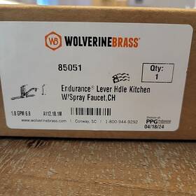85051 Wolverine Brass Essence Lever Handle Kitchen Faucet With Sprayer Chrome Nib