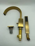 Yasinu Karwors Single Handle Kitchen Faucet 8003-4 Brushed Gold. Fixed Price $55.25.